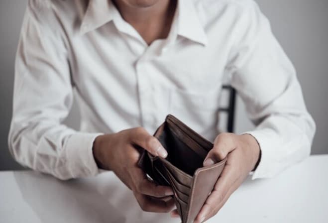 "돈이 없어요..." 채무 불이행 캐나다인 급증