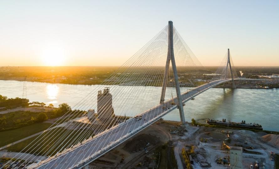 트럼프, 윈저–디트로이트 '고르디 하우 국제교량' 개통 제동 압박