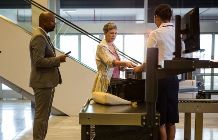 美 출입국, 여행객 사진 촬영 의무화… 캐나다인 시민권자도 예외 없어 