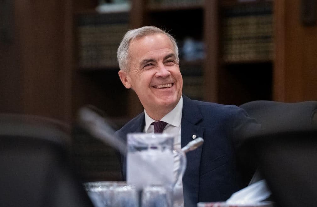 카니 정부 '겨울 총선' 위기 넘겨 … 예산안 신임 투표, 간신히 통과