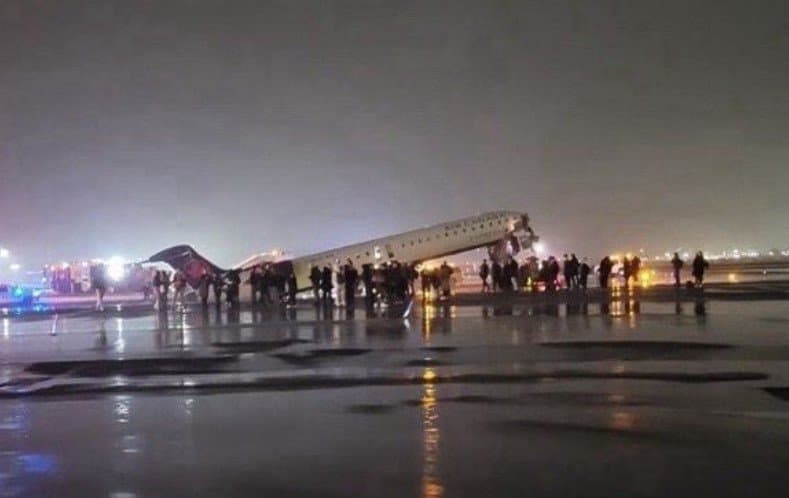 [속보] 에어캐나다 여객기, 美 라과디아 공항 착륙 중 차량과 충돌