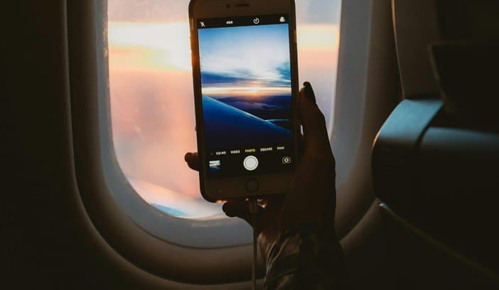 몰랐다간 낭패! 한국 비행기 내 보조배터리 충전 전면 금지