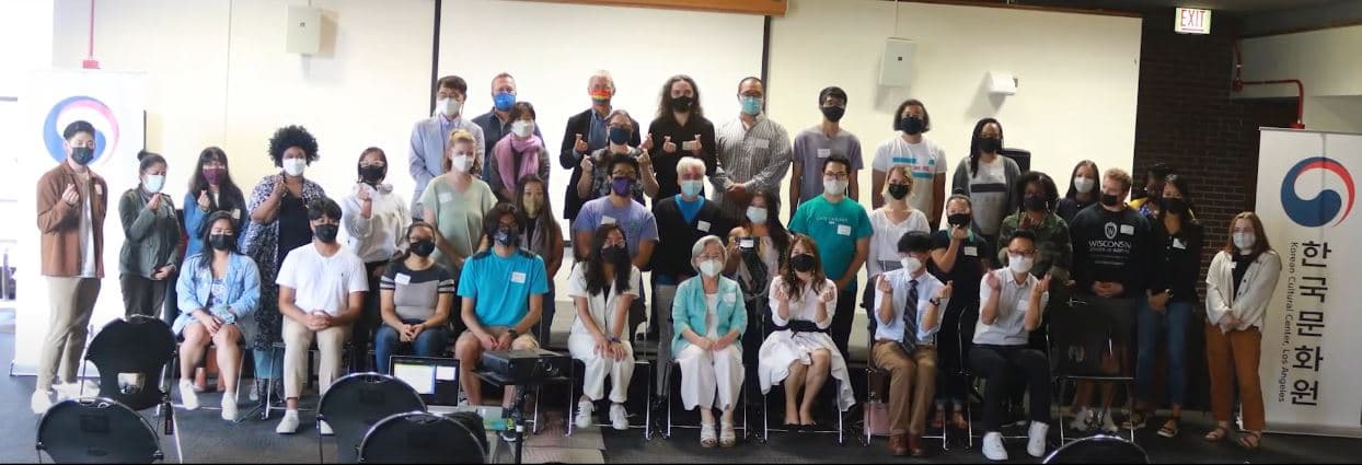 "영어로 시조를 짓다" 한국문학 국제화 선봉에 선 '세종문화회'