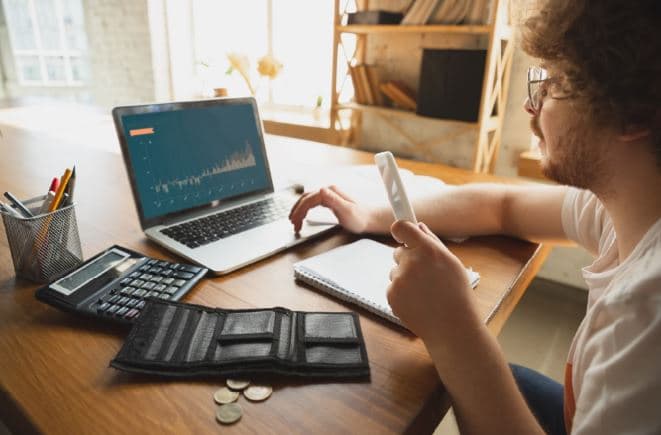 캐나다 주민 3명 중 2명 “지갑 닫는다”… 신년 소비 대폭 축소