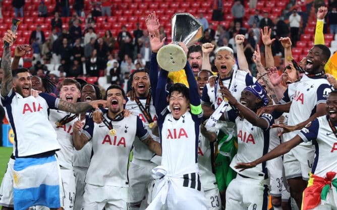 [속보] 손흥민, 마침내 우승... 토트넘, 17년 만에 유로파리그 정상