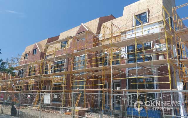 온타리오 150만 주택 공약 결국 무너졌다… 목표 ‘슬그머니’ 후퇴