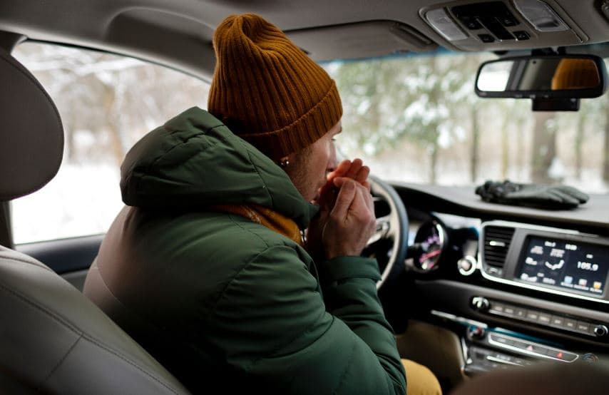 겨울철 최악의 습관 “시동 걸자마자 히터 켜면 엔진 망가진다”