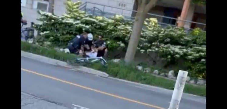 '욕설 후 도주' vs '과잉 진압' … 토론토경찰, 자전거 단속 폭력 