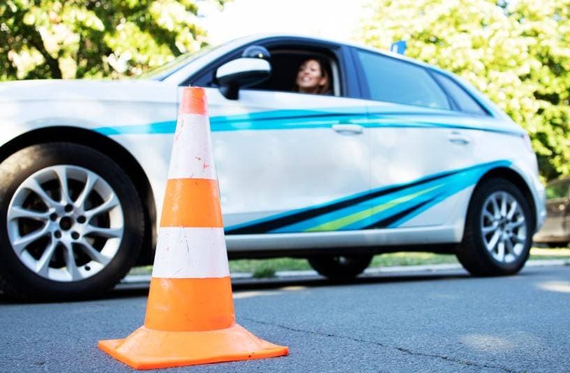 콘·의자 놓으면 내 주차공간? …토론토시 ‘무단 점유 벌금’ 경고