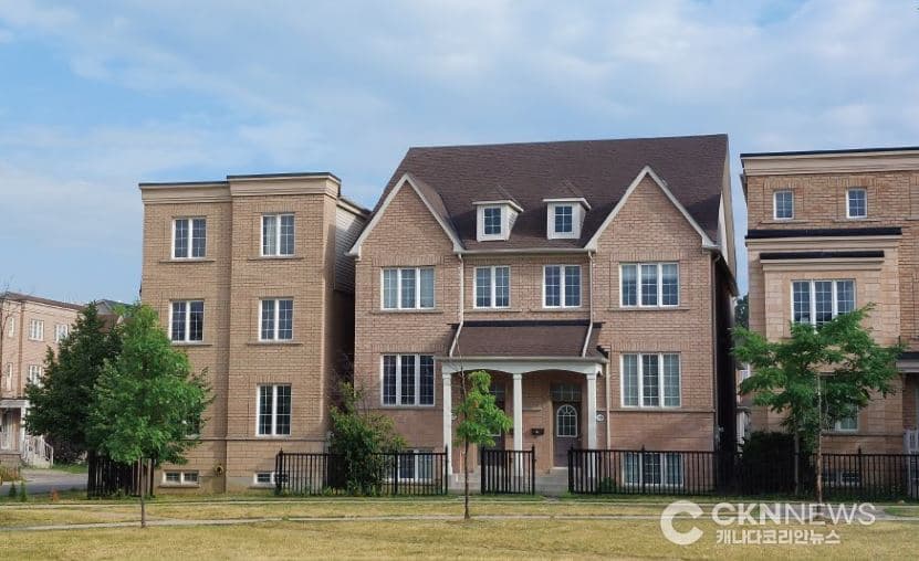 10월 캐나다 주택거래 4.3% 감소…평균 가격 1.1% 하락