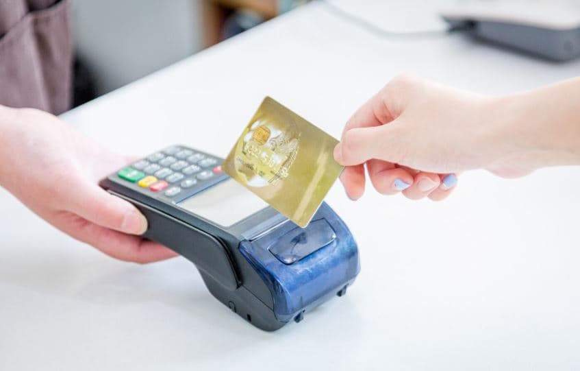 “카드 사용 없이 돈이 빠져나갔다?”… 캐나다 ‘고스트 태핑’ 사기 주의