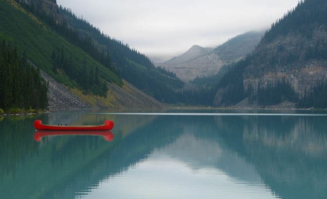 캐나다 주민들, 올 여름은 국내에서 "미국여행 급락"