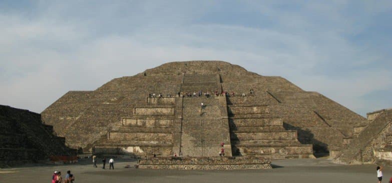 멕시코 관광지, 총기 난사 사건 … 캐나다 여성 1명 사망 1명 부상