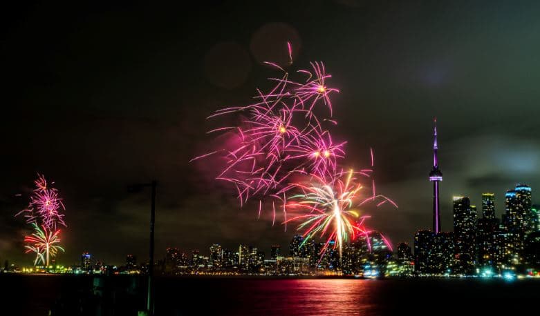 2026년 새해맞이 불꽃놀이 토론토 다운타운 추천 명소 