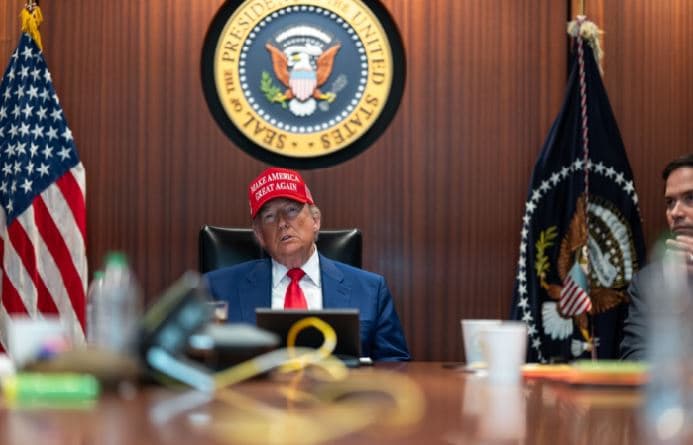 [속보] 美, 핵시설 3곳 공습 … 이란 “이제 전쟁 시작” 보복 선언