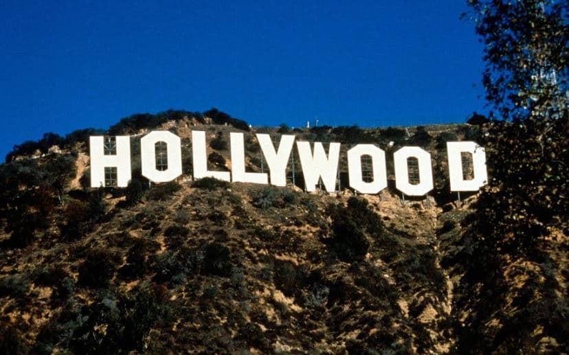 트럼프 대통령 “외국 영화에 100% 관세”… 영화산업 ‘충격’