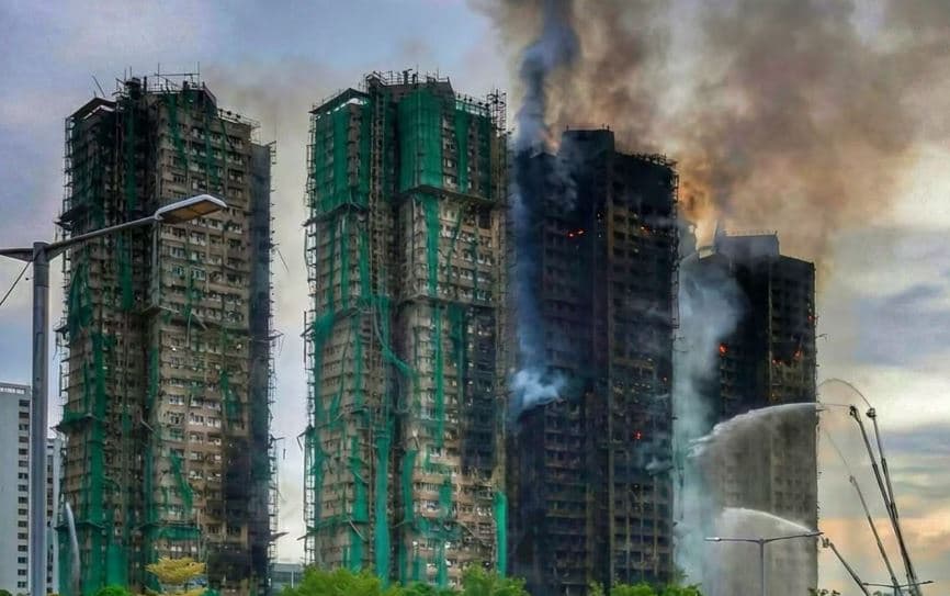 홍콩 아파트 대형 화재 사망 146명으로 늘어 …100명 이상 실종