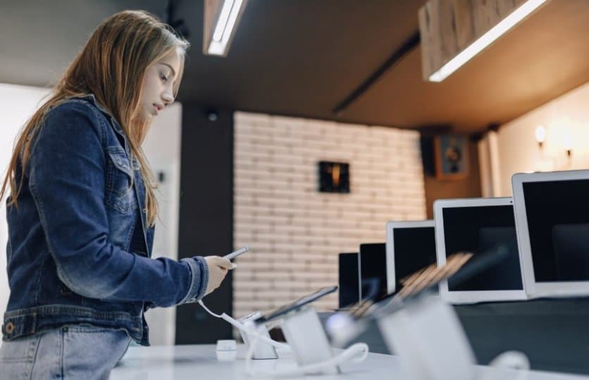 캐나다 휴대폰·인터넷 개통 및 변경 수수료 "6월 12일부터 전면 금지"