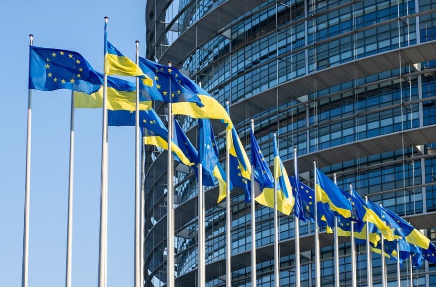 EU '우크라 수백억달러 지원'⋯동결 러 자산 지원금 활용