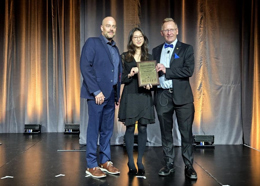 김호연 학생, 한인 최초 '캐나다 식료품 연맹(CFIG) 최고상' 수상.