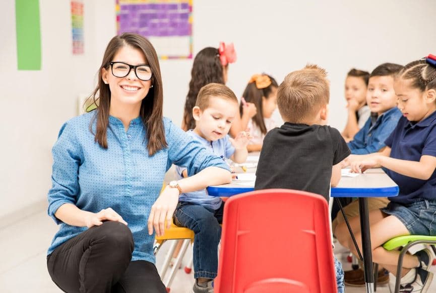 온타리오 초등 교사, 4년간 12% 임금 인상