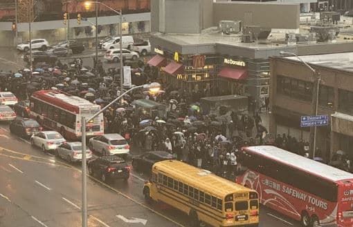 TTC 지하철 1호선 '지옥철로 변한 월요일 출근길" 