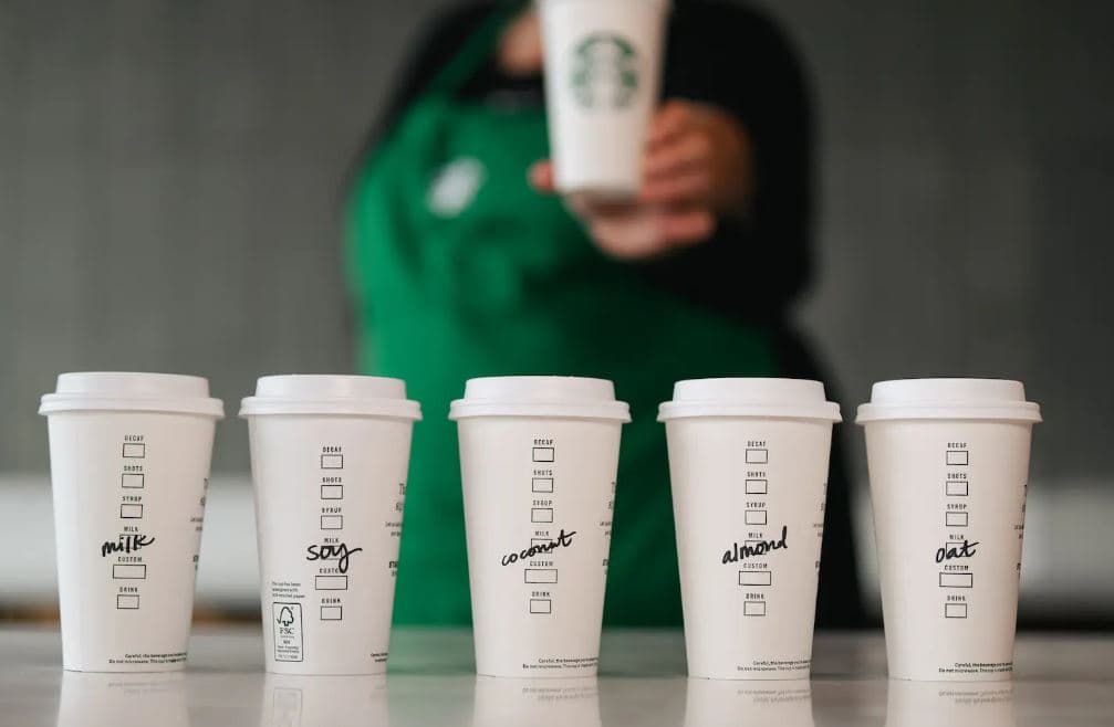 스타벅스 "우유 대체품 선택해도 추가 요금 안 받아"