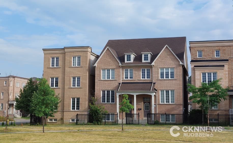 로열르페이지 "캐나다 부동산 시장, 금리 인하 효과 없다"