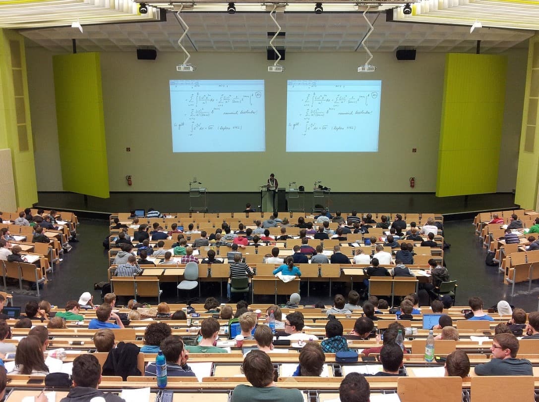 맥길대 '타주 학생위한 새 등록금 도입'