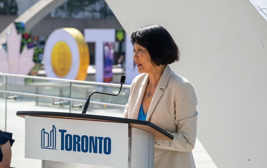 차우 시장 '일요일 시민들과 함께 새해맞이 스케이트를'