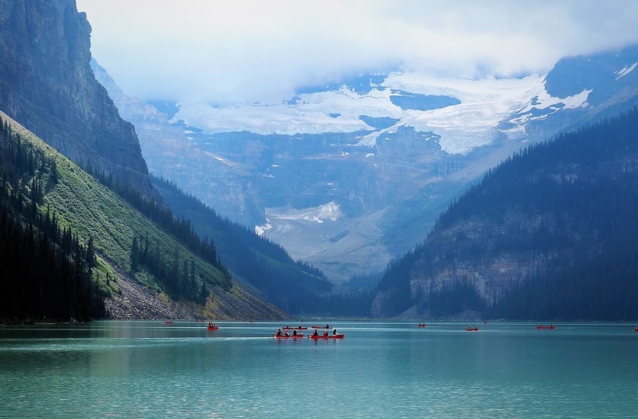캐나다 국립공원 '군가족 입장료 무료'