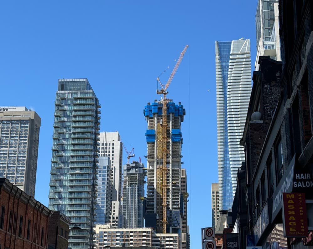 토론토시 "켄싱턴마켓 공영주차장 부지에 임대주택 건설"