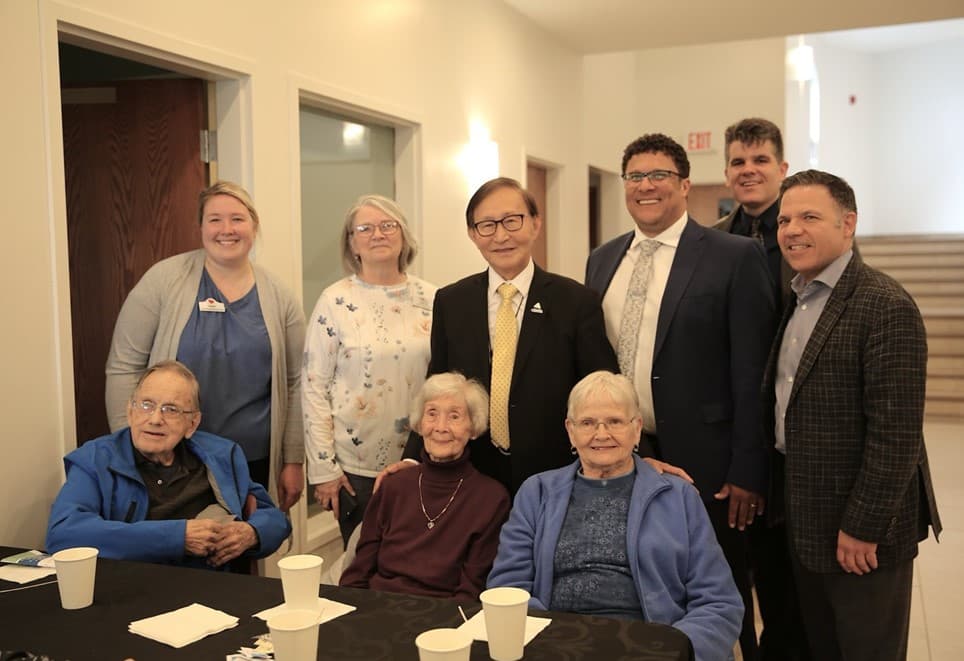 조성준 장관 '킹스빌 노인 활동센터' 방문