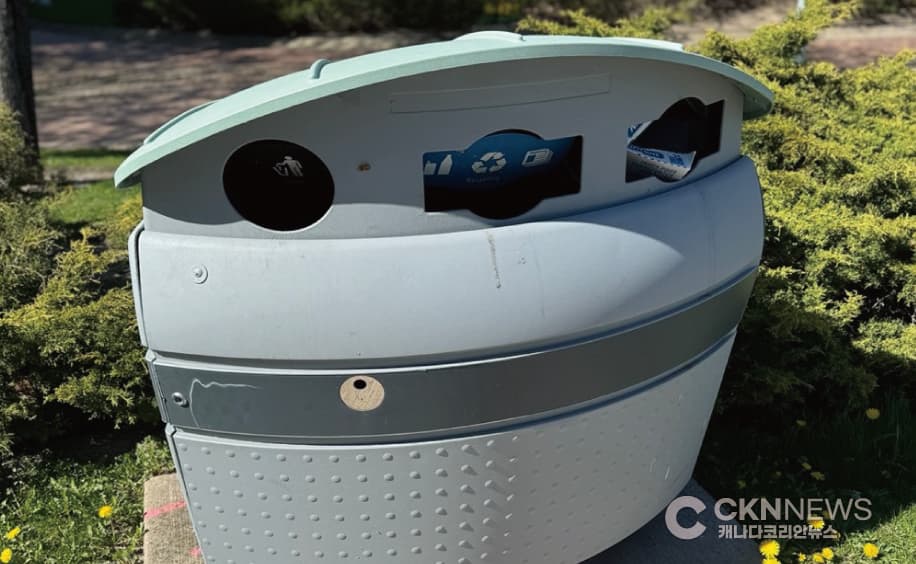 토론토시 '신형 쓰레기통' 공개…올해부터 교체 시작