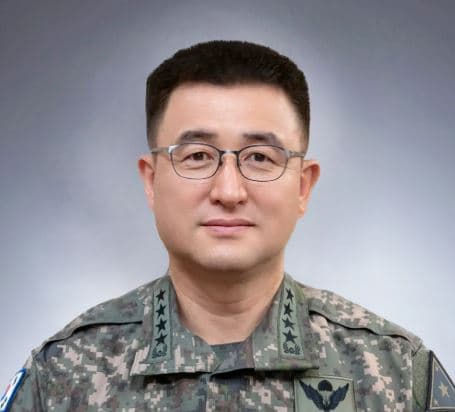 [속보] 계염사령관에 육군대장  박완수 임명…언론통제