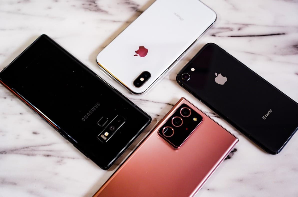 삼성 스마트폰 출하량 13년 만에 1위 내줘