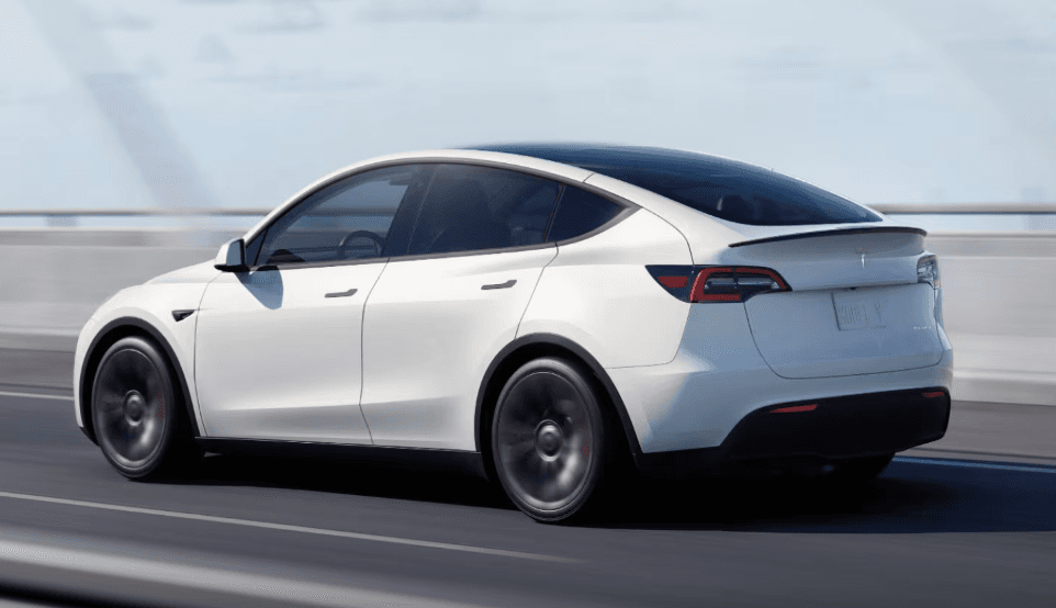 캐나다 정부 '중국 제조 전기차, 추가 관세 부과'