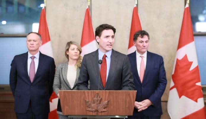 트뤼도 총리, 미국에 25% 보복관세 단행 "무역전쟁 본격화"