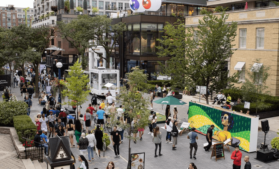 주말 데이트 코스 '무료 벽화 축제'는 어때요?