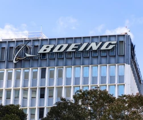 보잉 항공기 제조사 "전 세계 직원 10% 정리 해고"