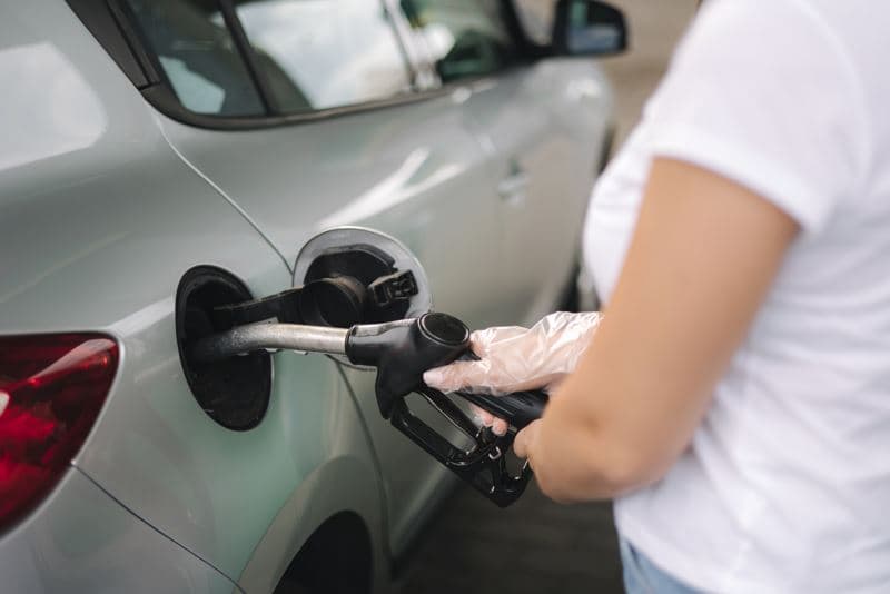 오는 4월 1일부터 휘발유, 주류 가격 인상