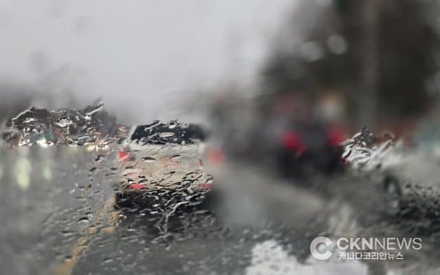 토론토 ‘최대 75mm’ 물폭탄 … 기온 급변, 빙판길 예고