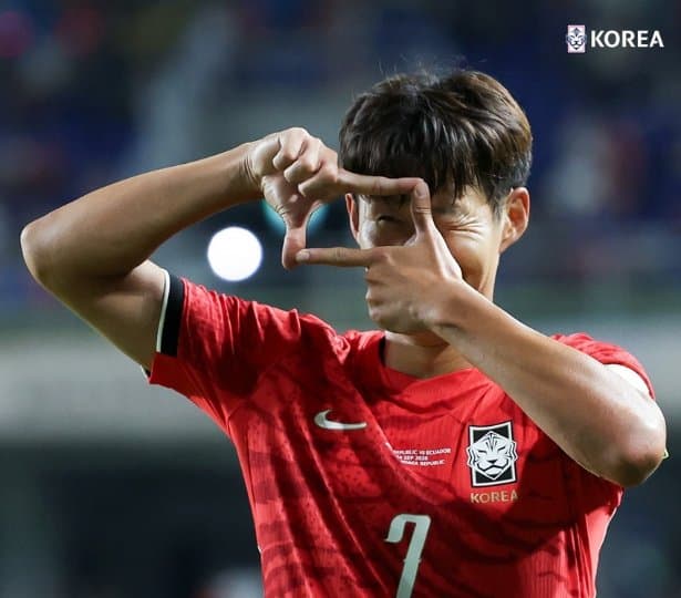 모레노 임시 감독 데뷔전 완승… 한국, 에콰도르 3-0 완파