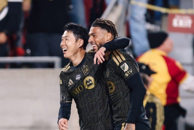 손흥민 개막전 1호 도움 작렬… 축신 메시 꺾고‘MLS 정복 시동