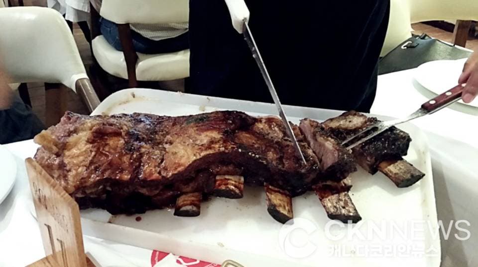 절대 못잊는 고기맛... 남미 바비큐 축제 '아사도 토론토' 개최