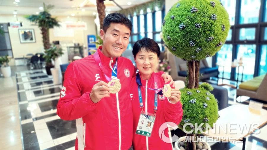 “엄마는 탁구, 아들은 축구”… 부산체전 빛낸 캐나다 한인 母子 선수