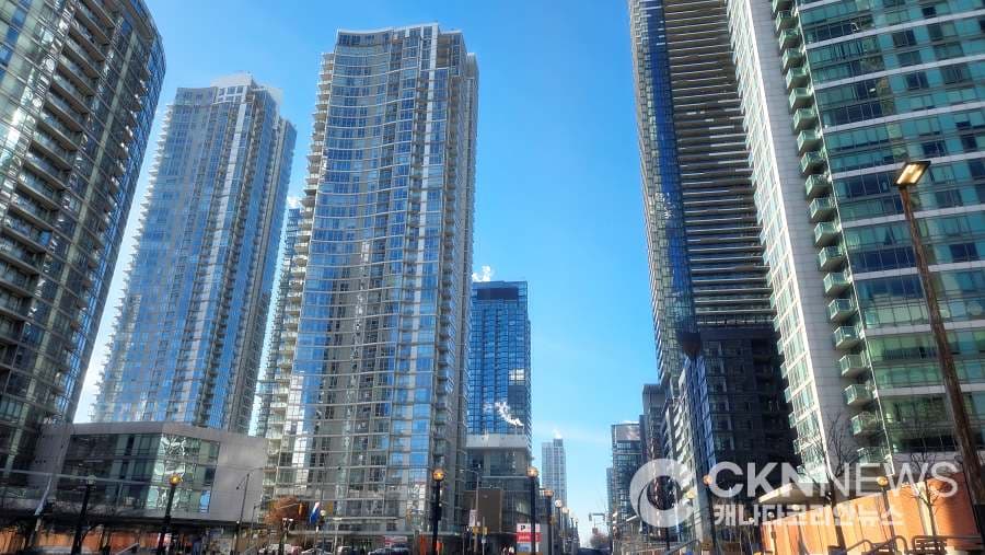 토론토 원배드룸 임대, 연봉 7만8천달러 필요…캐나다 최고 수준