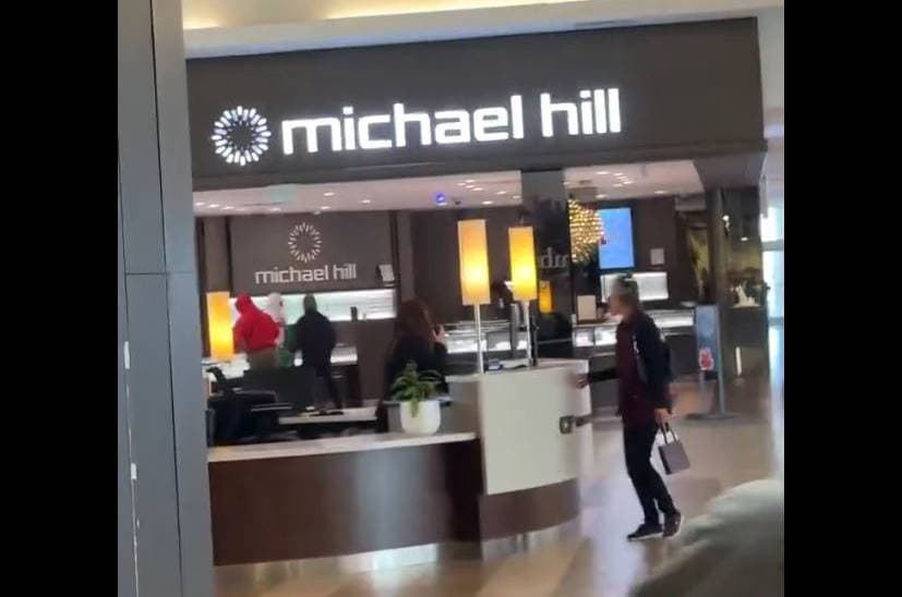 토론토 페어뷰몰 보석 매장 "두달 연속 털렸다"시민불안 확산