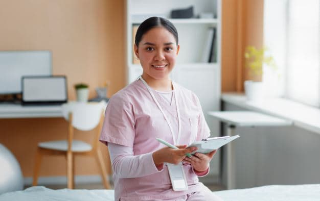"온타리오 간호사 꿈꾸면 개인 돌봄사부터”… 전문가 현실 조언