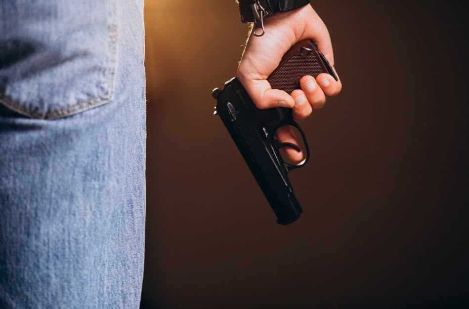 프라하서 총기난사로 학생 포함 수십명 사망